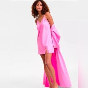 New Without Tags International Concepst Pink Satin Robe and Lace Trim Slip